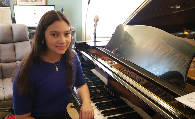 Eva with Piano